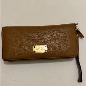 Micheal Kors leather Wristlet Wallet